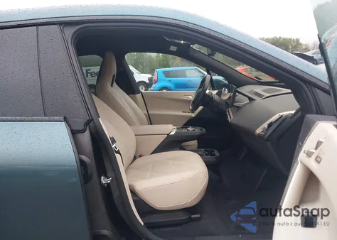 2024 BMW Ix xDrive50 из США, поврежденный, VIN WB523CF04RCN56022